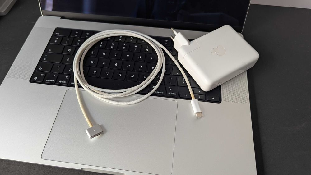 MacBook Pro 16-inch 2021 (M1 Pro, 16 GB, 512GB)