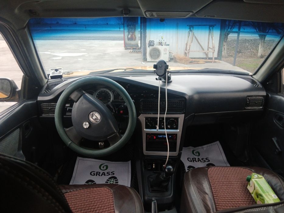 Daewo Nexia 2  2009-yil. Holati yahshi.Metan gazi bor.