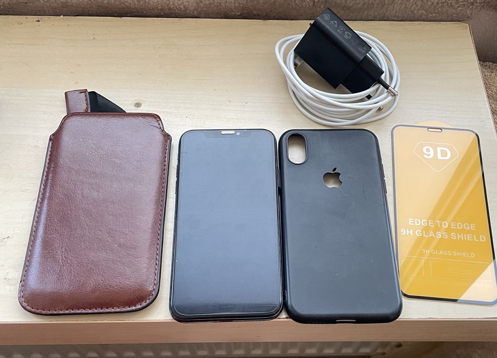 Iphone XS 256 GB / + зарядно, кабел, 9D протектор и калъфи/