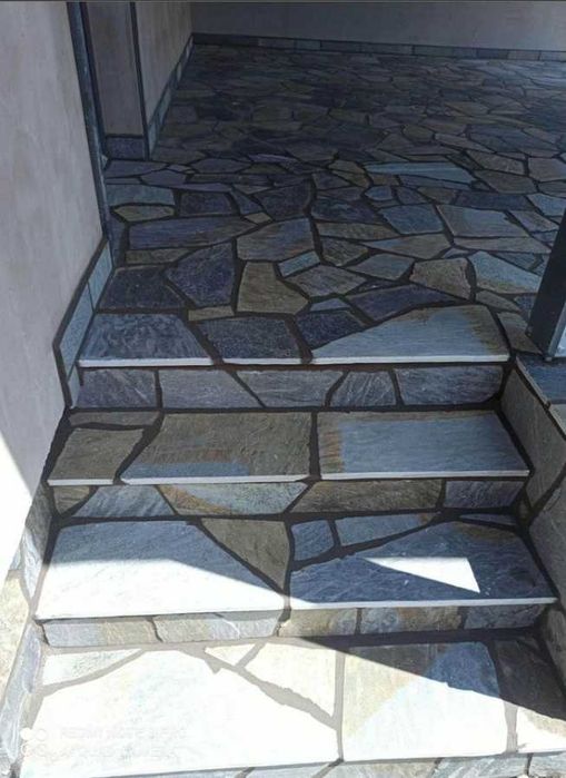 Piatră Naturală Decorativă pentru Curți și Spații Verzi
