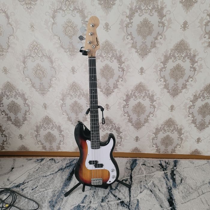 Bas gitara sotiladi