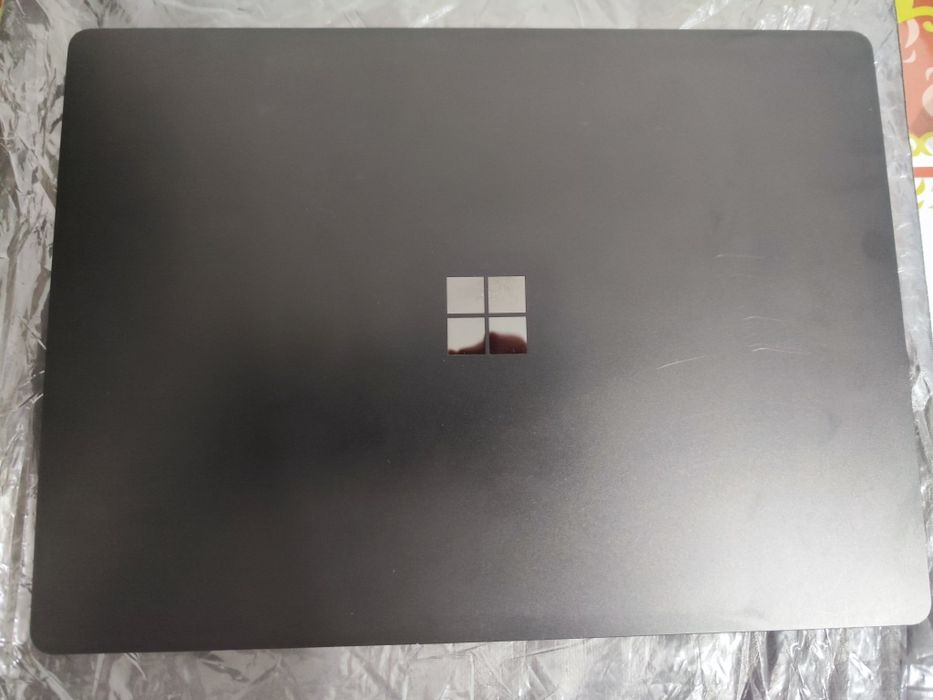 Microsoft surface laptop 5