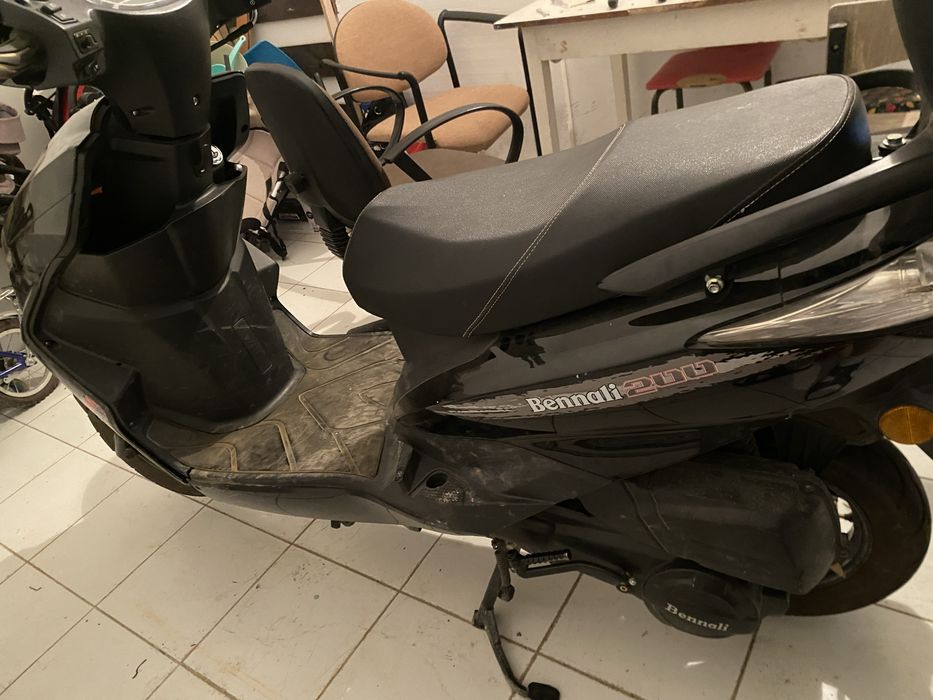 Продаю скутер М12
