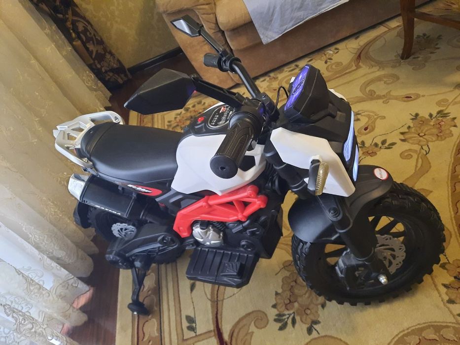Почти новый детский электро мотоцикл