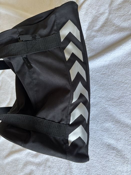 Малък сак на Hummel