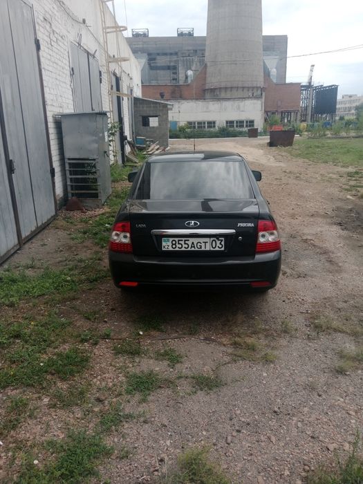 Машина Лада приора