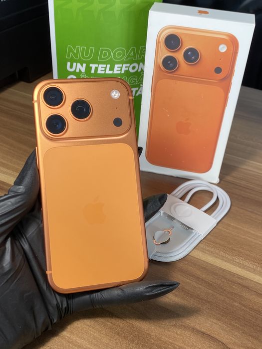 iPhone 17 Pro • 256 GB • Cosmic Orange