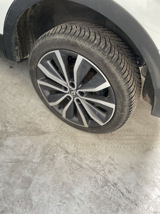 Jante/ Roti cu anvelope De iarna Renault kadjar R19