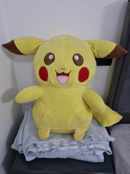 Продаю плюшевого пикачу