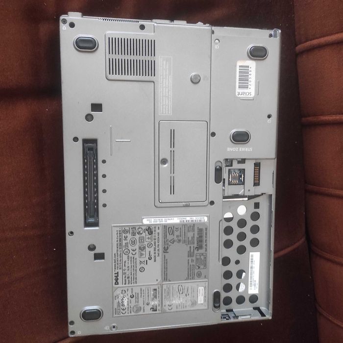 Лаптоп Dell D630 на части