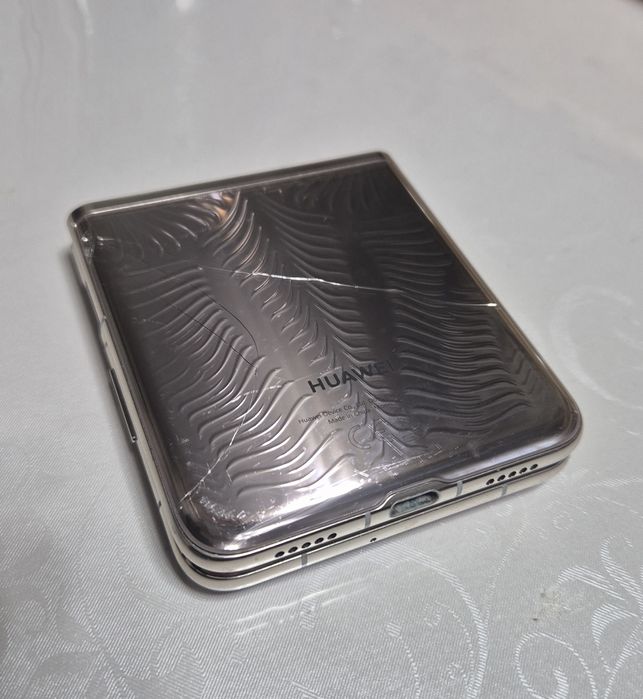 Срочно продам Huawei P50 Pocket Premium Edition 12/512GB