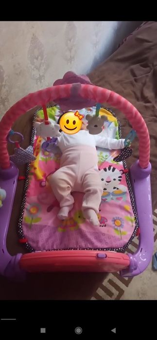 Развивающий коврик. Состояние хорошее. Музыкальное пианино работает.