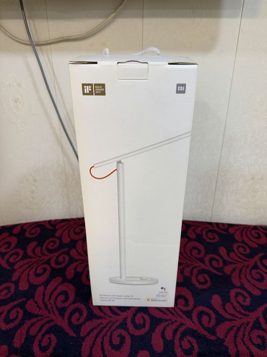 Xiaomi Mi LED Desk Lamp 1S — Ideal holatda