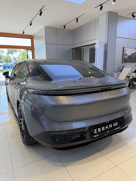 Zeekr 007 AWD, официальная гарантия