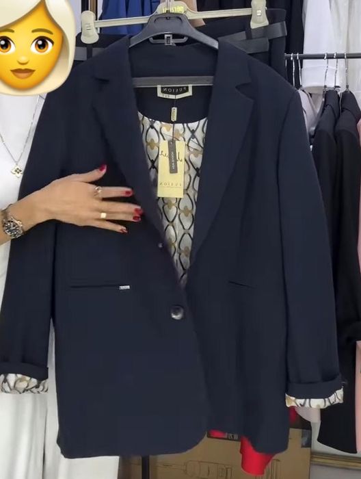 Продам женский турецкий костюм