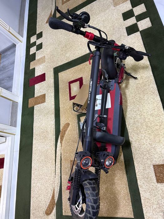 Электро самокат SKILlMЭлектро самокат SKILLMAX.
Состояние совсем новый