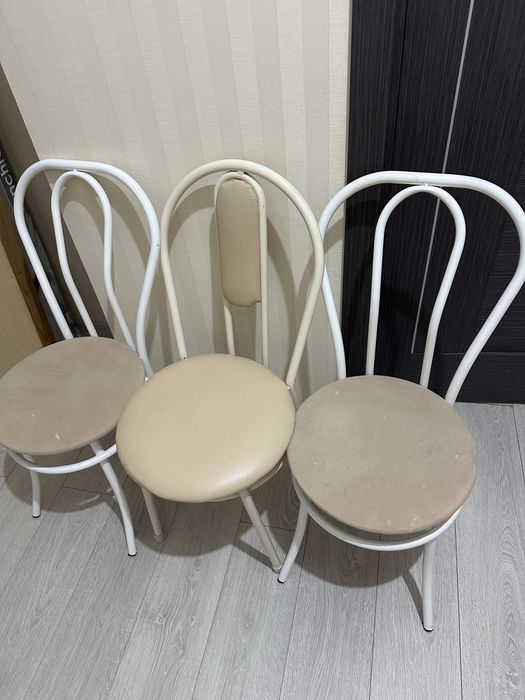 Стулья три штуки