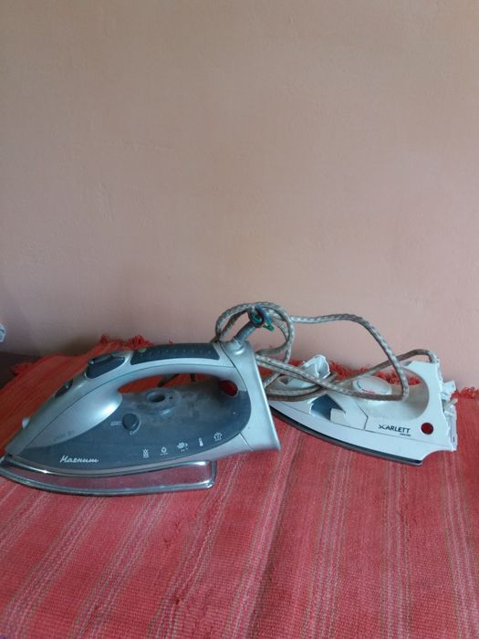 Продаю   утюги на запчасти