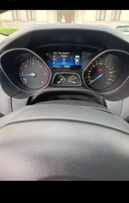 FORD Focus 2015 — imagine 5