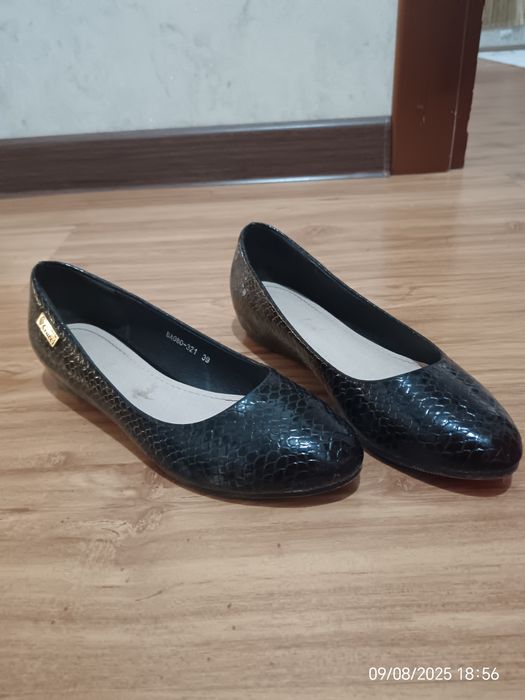 Продам женскую обувь