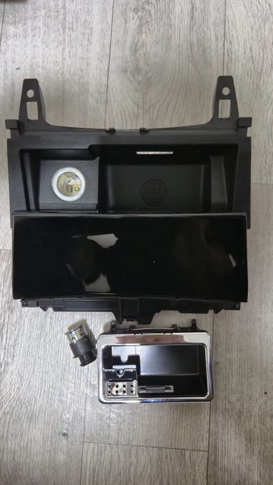 Мерседес 204  бар деталь