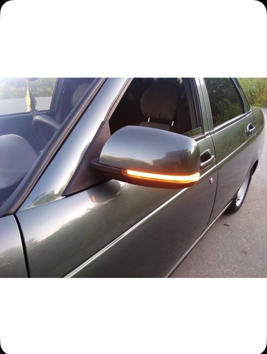 Продам на Приору повторители поворотников в зеркала бегущие