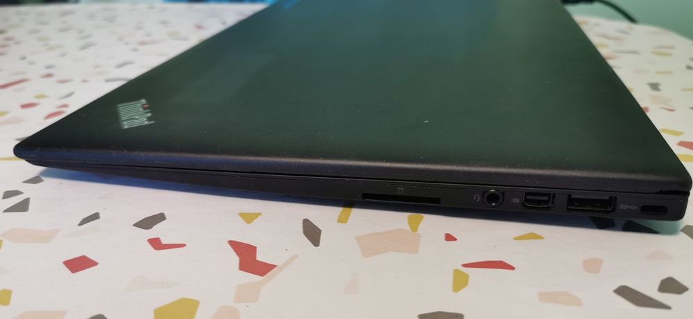 Продавам лаптоп Lenovo X1 Carbon
