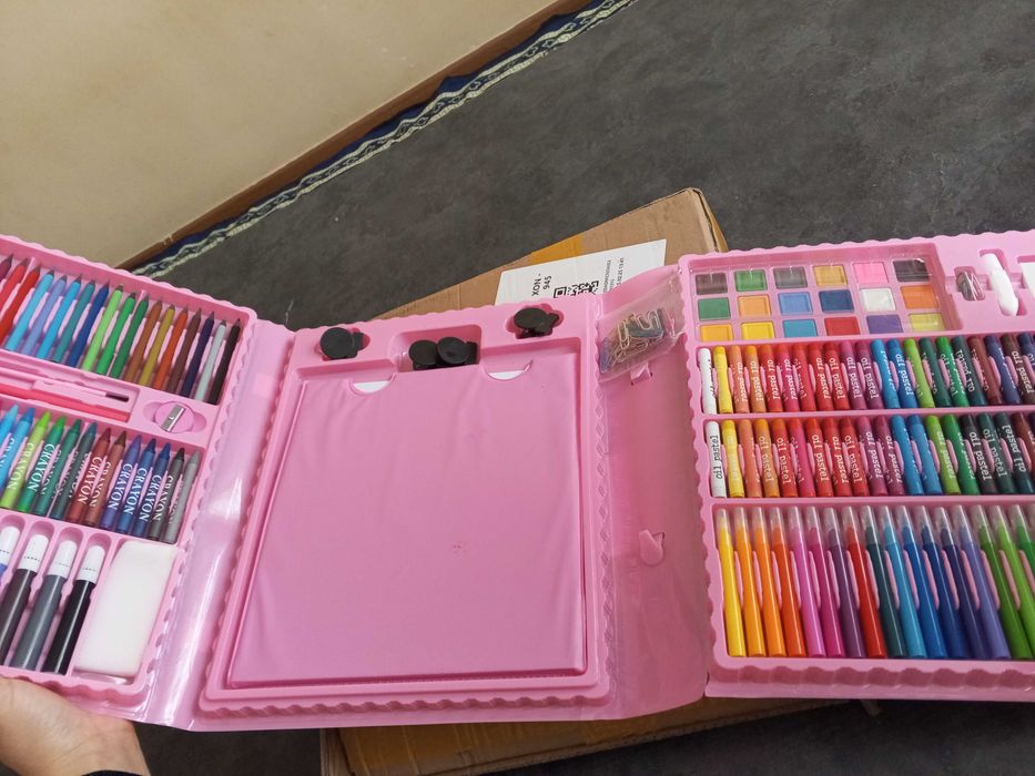 Qalamlar toʻplami yangi