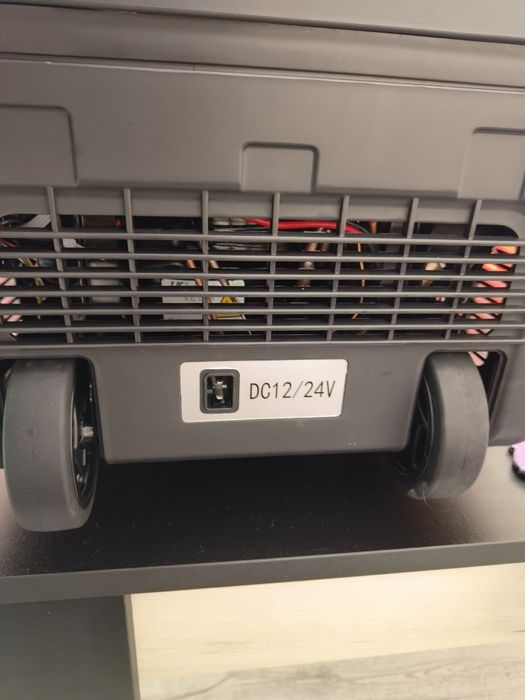 Хладилник фризер VEVOR на 12/24 волта