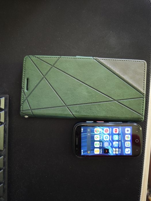 Uniherz jelly star най малкият андроид телефон