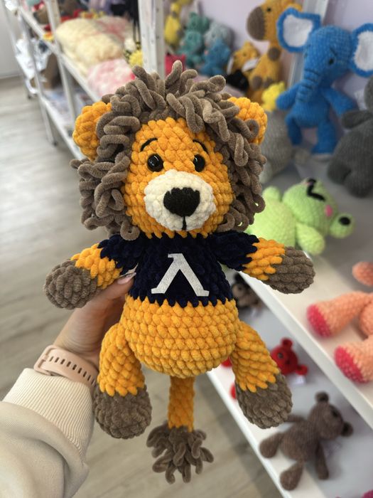 Лъвче с логото на левски