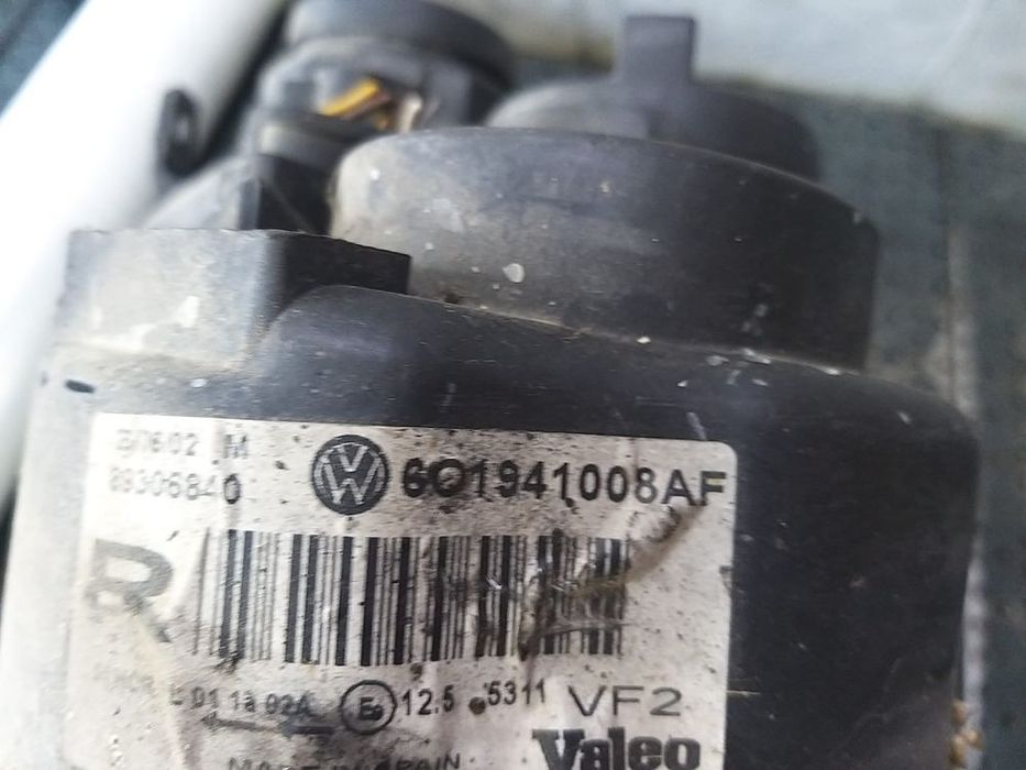 Far dreapta vw polo 9n 6q1941008af