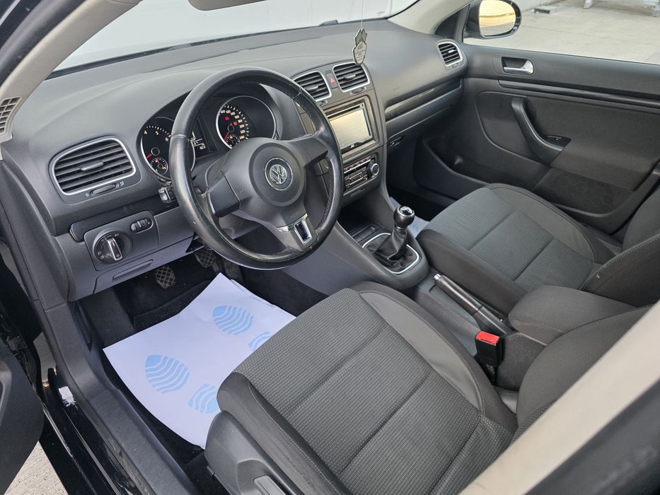 Volkswagen Golf 2011 euro5 benzina navi clima jante carlig Recent adus