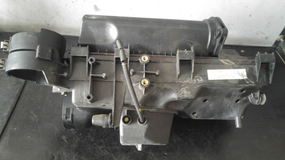 Carcasa filtru aer 2.0 cdi b-class w245 a6400900701