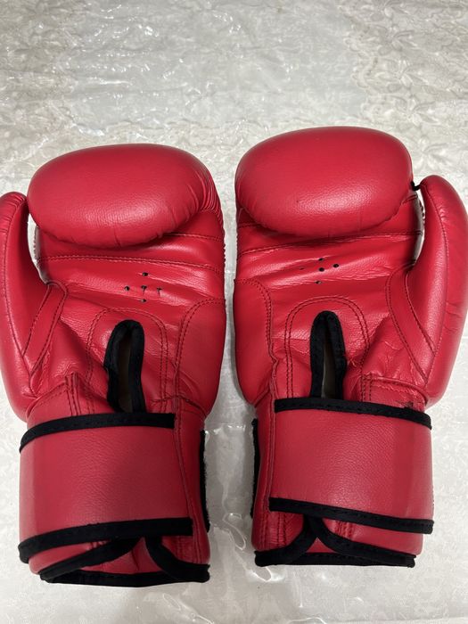 Перчатки adidas 12 oz