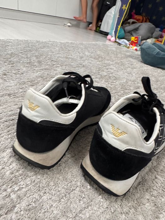 Emporio Armani EA7.
EA7 Runner / Retro Runner