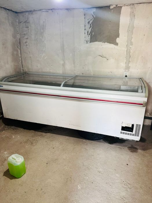 Витриные холодильники б.у
