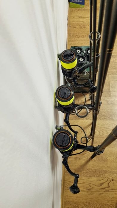 SET 3 Lansete Crap FL VIPER 3.90m 3.5 LBS + 3 Mulinete AVIATOR DP70