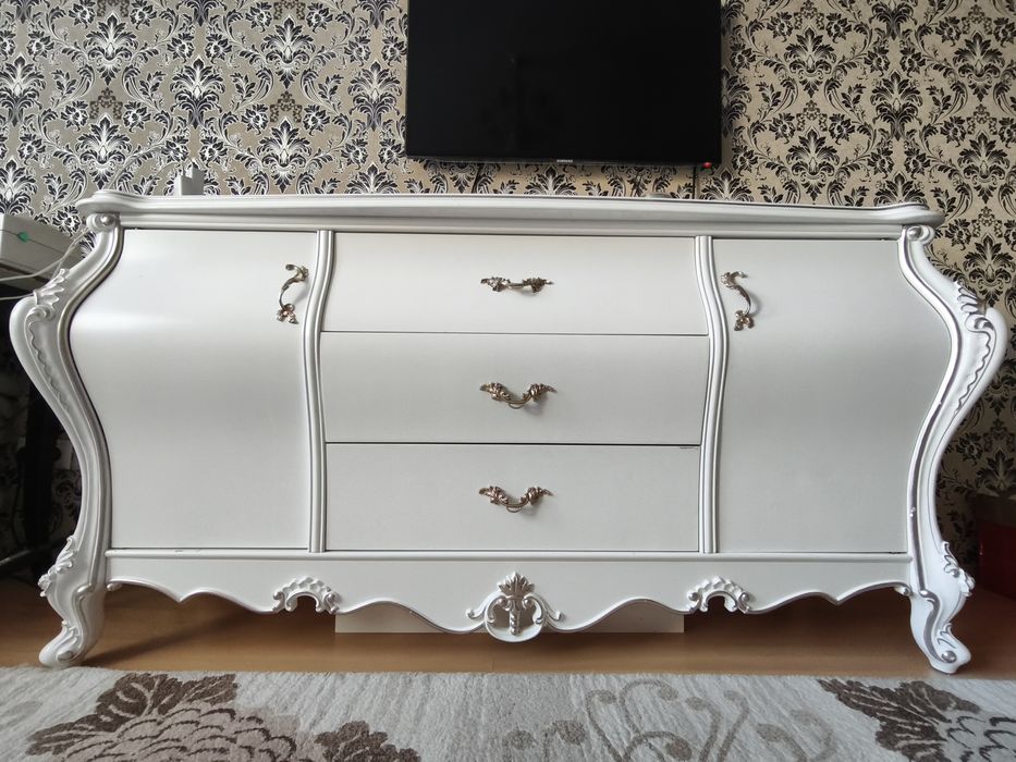 Спальный гарнитур из натурального дерева