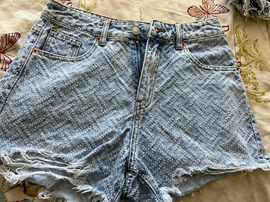 Дънкови къси гащи