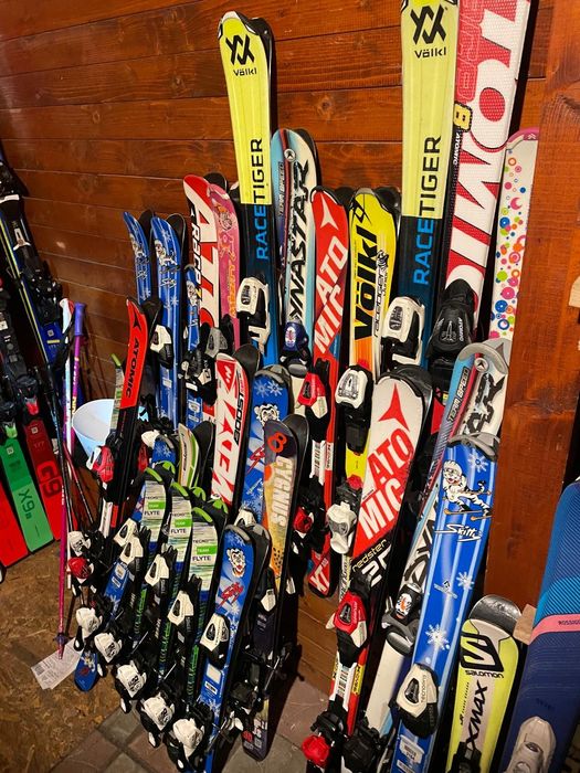 schiuri copii adulti skiuri incepatori intermediari sau avansati