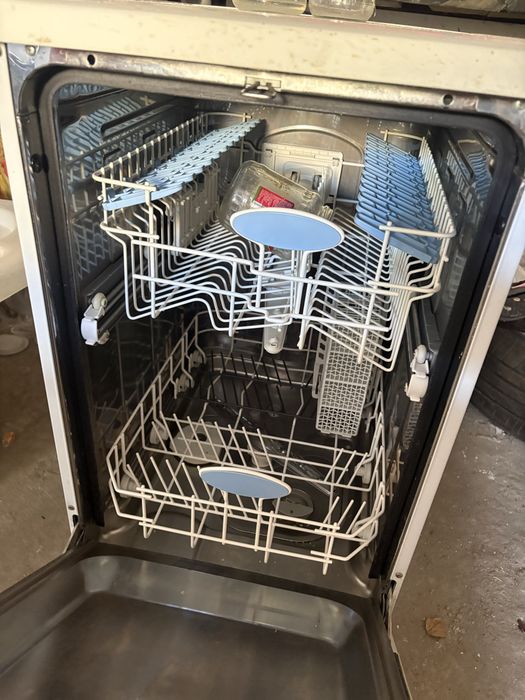 Продам посудомойки Candy и Indesit IDE 44