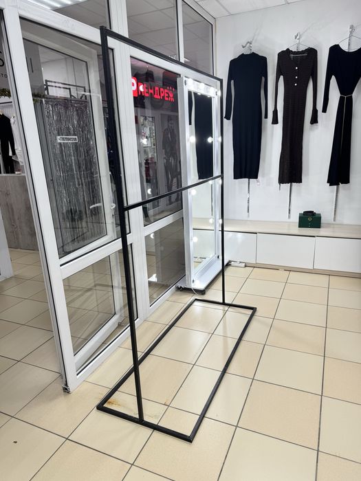 Стойкк доя одежды