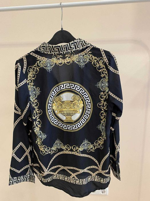 Атрактивна риза с интересна шарка