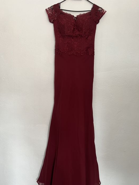 Бална рокля в цвят бордо