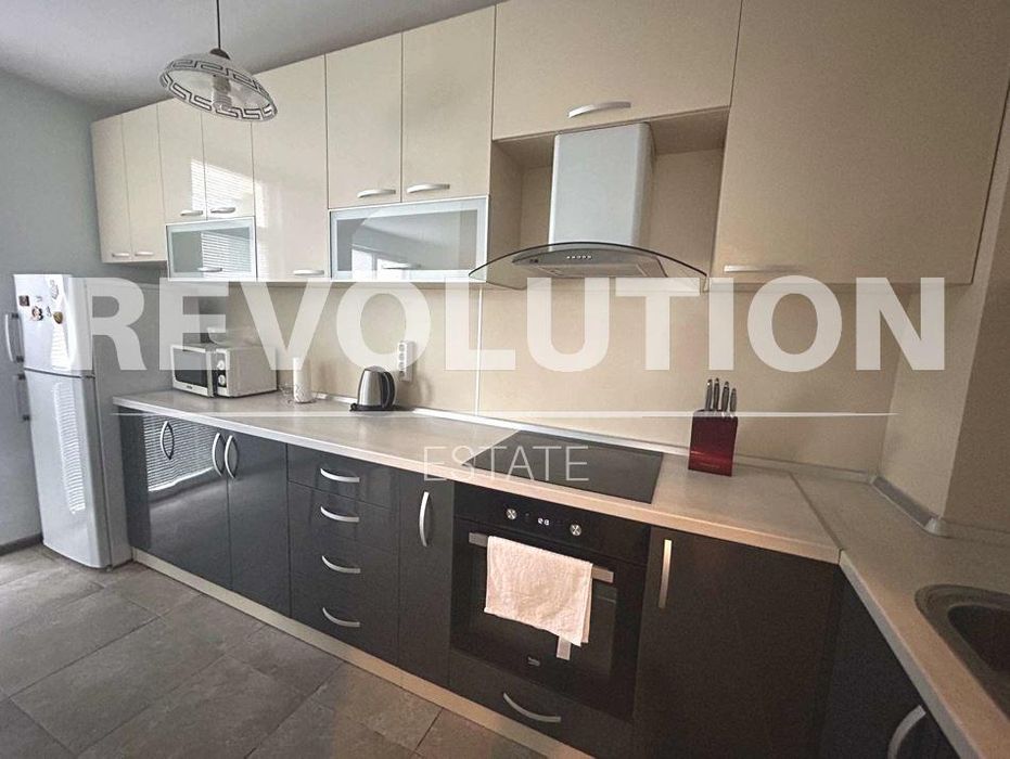 Тристаен апартамент  в гр.Варна, Център!