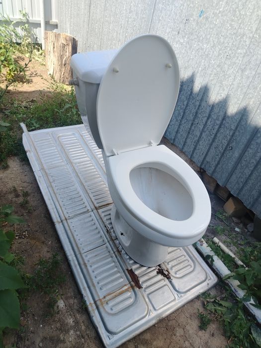 Продам бу унитаз