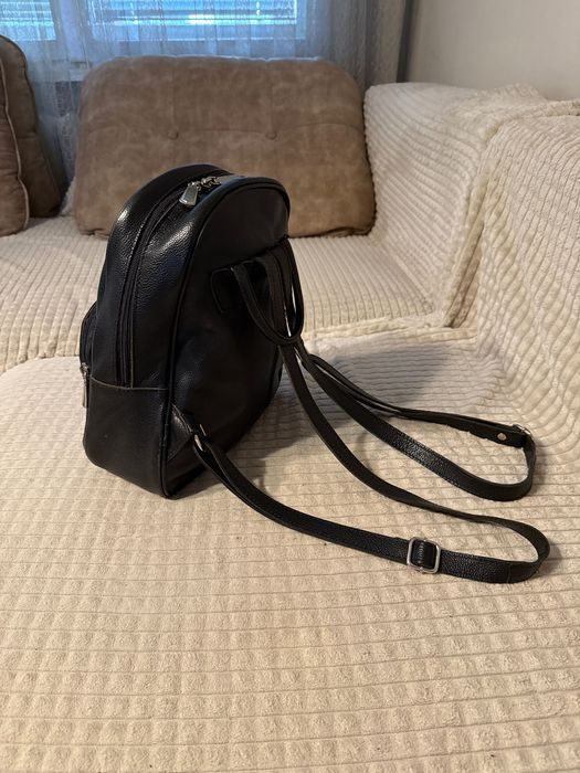 Дамска раница естествена кожа