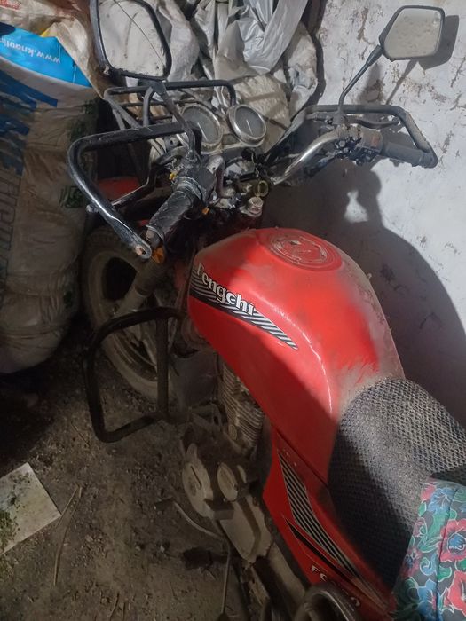 Продам мотоцыкл 200куб