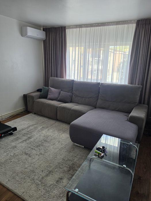 Inchiriez apartament 4 camere (80mp)
